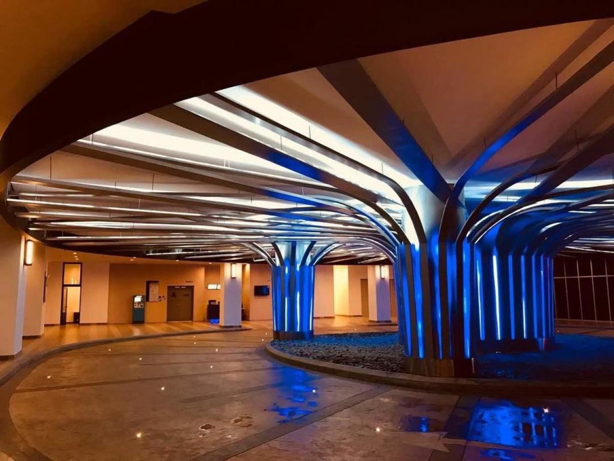 Ashton Meridin Suites Нусаджая Екстериор снимка